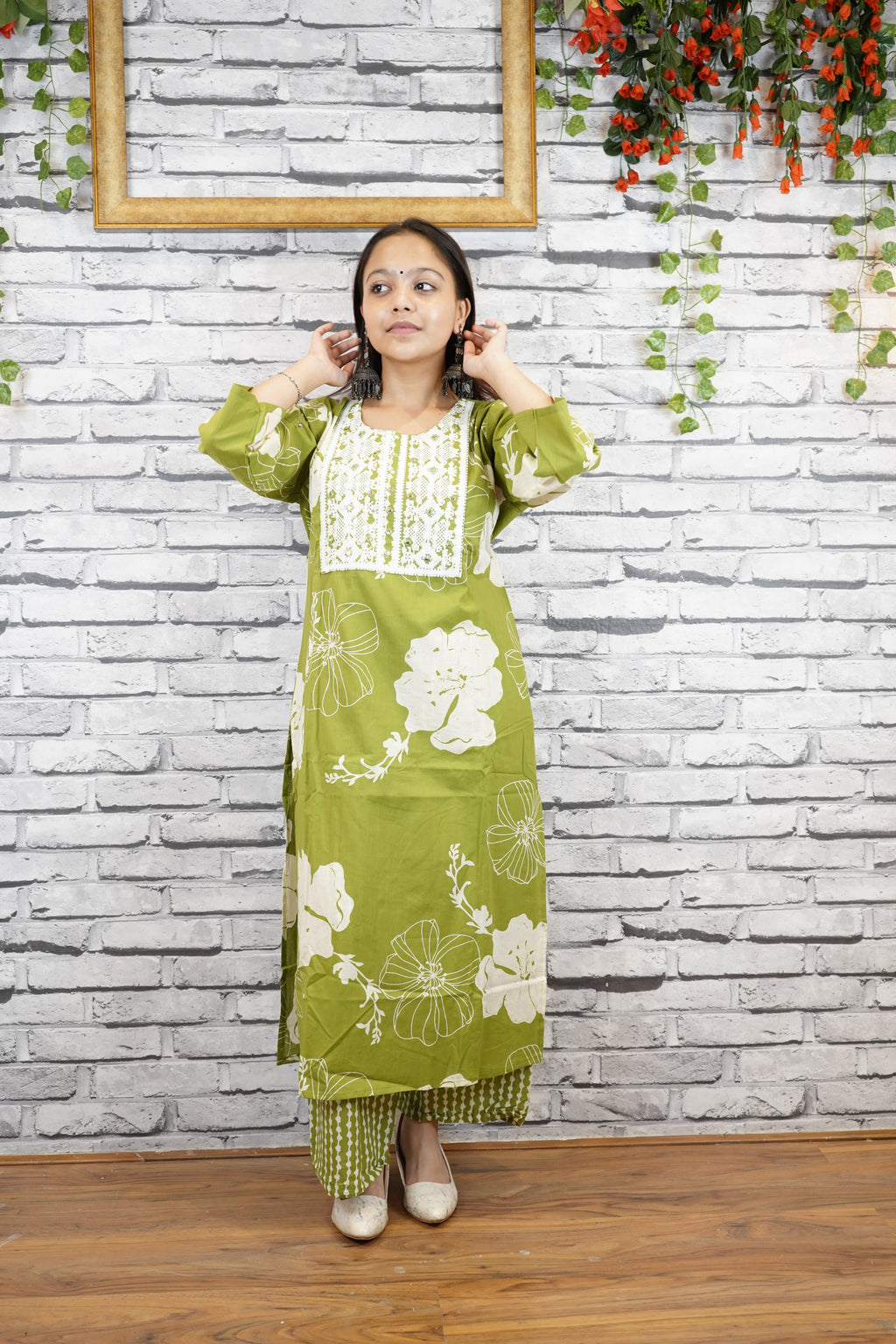 Green Pure Cotton 3 Pc. Embroidered Suit Set – Elegant Everyday Ethnic Wear