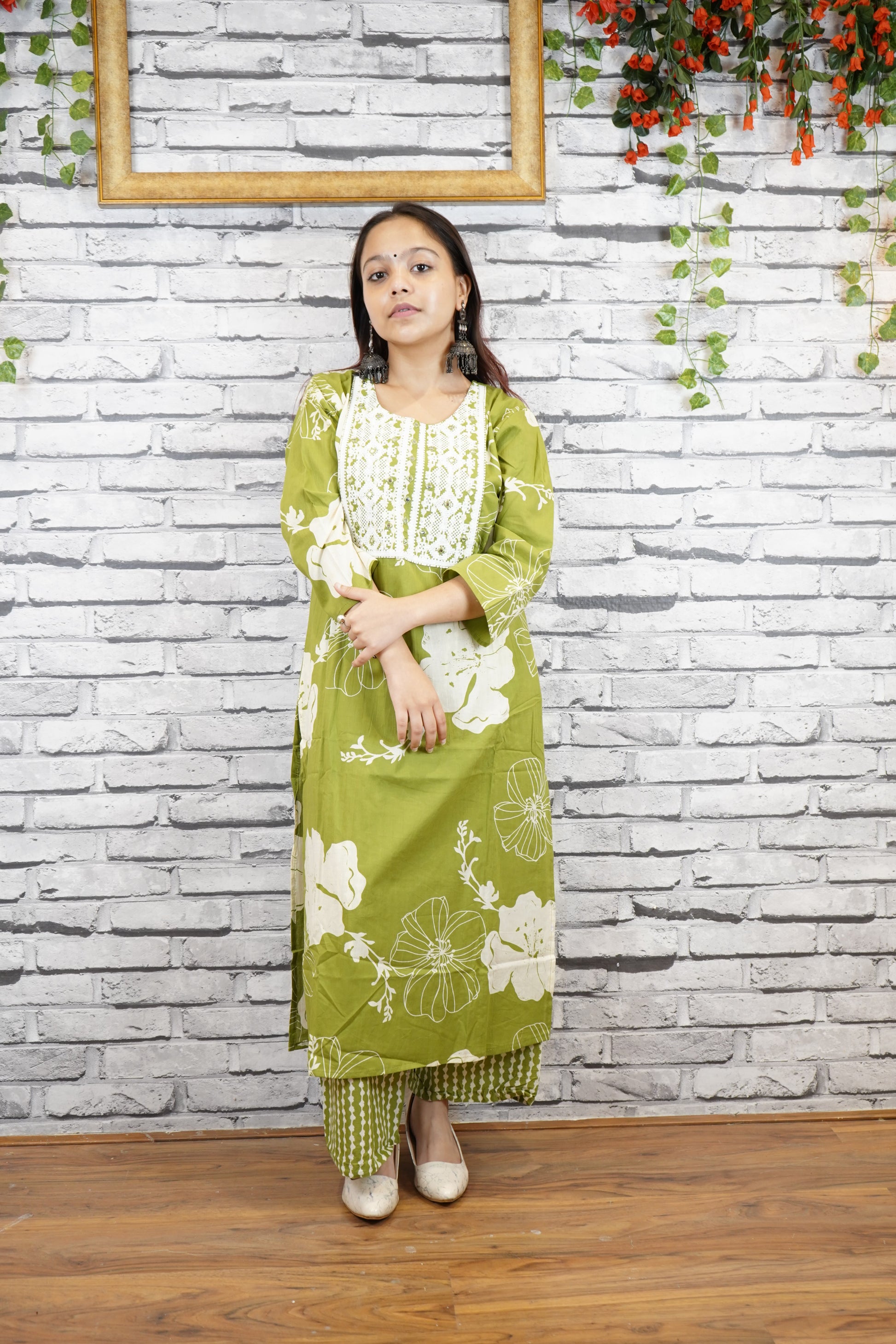 Green Pure Cotton 3 Pc. Embroidered Suit Set – Elegant Everyday Ethnic Wear