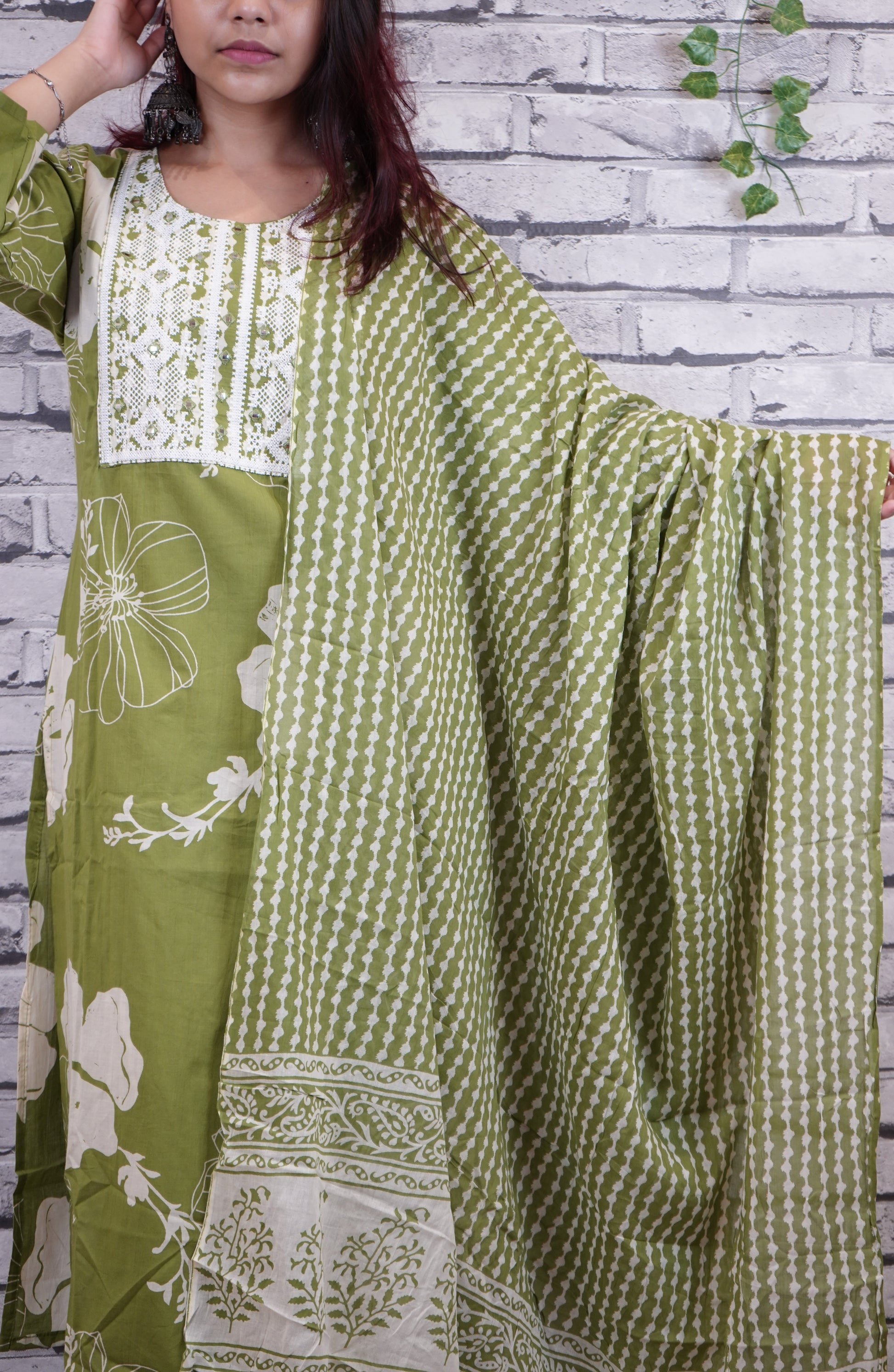 Green Pure Cotton 3 Pc. Embroidered Suit Set – Elegant Everyday Ethnic Wear