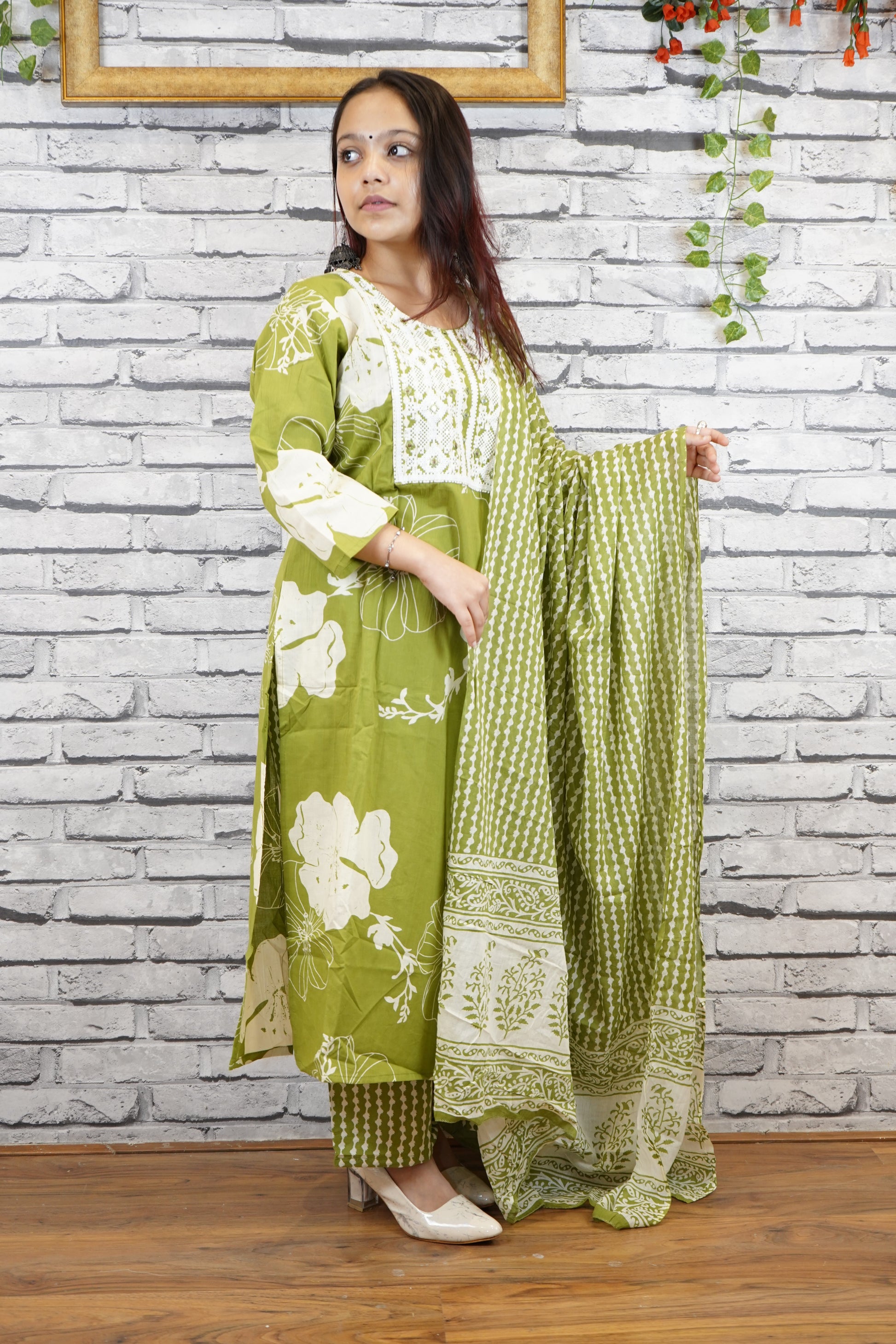 Green Pure Cotton 3 Pc. Embroidered Suit Set – Elegant Everyday Ethnic Wear