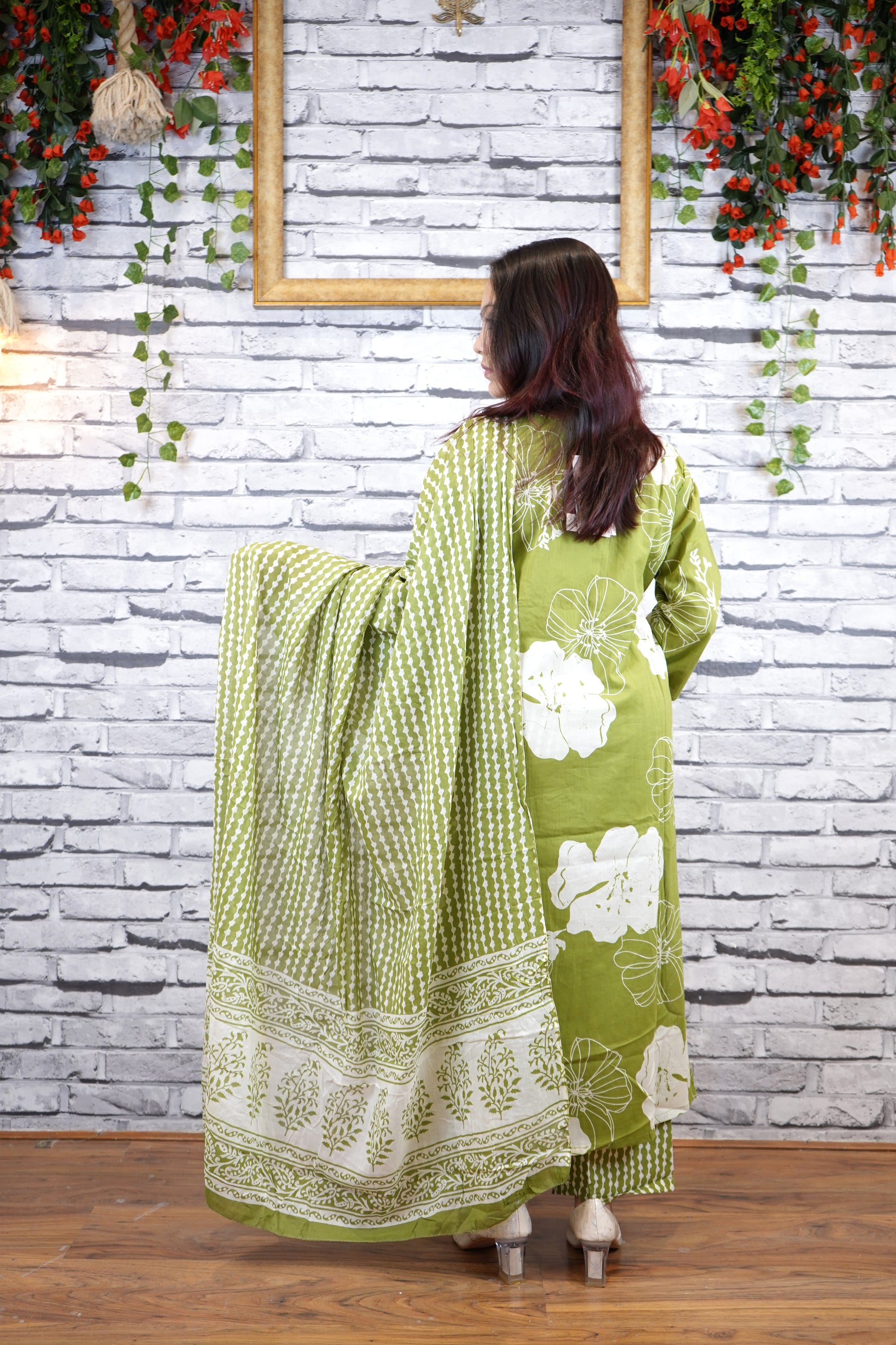 Green Pure Cotton 3 Pc. Embroidered Suit Set – Elegant Everyday Ethnic Wear